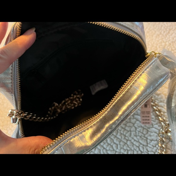 Victoria Secrets Bag - Picture 3 of 8